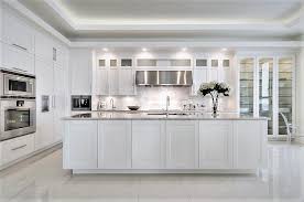 White Shaker Kitchen Cabinet Design With Glass Door Try To Get A Custom Kitche Kitchen Inspiration Design White Shaker Kitchen Cabinets Kitchen Designs Layout