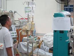 Nam, 22 tuổi, địa chỉ tại huyện cần đước, long an; Nam Sinh 22 Tuá»•i Uá»'ng 19 Vien Paracetamol Háº¡ Sá»'t Ä'a Tá»­ Vong Thá»i Ä'áº¡i