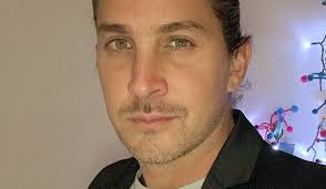 Quién es Jonathan Islas, el primer eliminado de La casa de los famosos 3:  biografía, carrera y fotos del actor