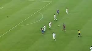 Top 15 mejores goles de messi en toda su carrera. Fc Barcelona La Liga Messi S First Barcelona Goal In The Words Of His Teammates Marca In English
