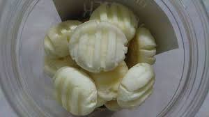 Resepi biskut susu yang ada di bawah ini memang sangat menepati citarasa kami yang cuba membuatnya kali pertama.berbeza sangat dengan penggunaan marjerin untuk gebukan rasa biskut, ada penggunaan tepung jagung bagi terbitkan rasa rangup dan susu tepung yang berikan rasa. Kuali Mama Resepi Biskut Paling Mudah 2 Bahan Je Biskut Facebook
