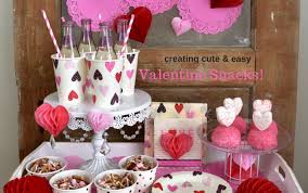 A small portable folding table used for an individual serving | meaning, pronunciation, translations and examples. An Easy Valentine Snack Table Is A Fun Way To Melt Hearts