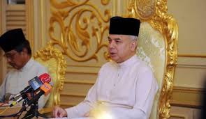 (redirected from yang dipertuan agong). Sultan Nazrin Serah Watikah Pelantikan 7 Pewakilan Malaysia Mynewshub