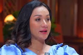 MEMANAS! Tengku Dewi Putri Menelepon Soraya Rasyid: Kamu Lagi Mabok,  Makanya Ngak Sadar Dipeluk-peluk?