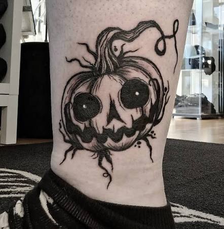 Spooky pumpkin 🎃 By Ellen #tattoo #blackwork #tattoos #darkart #spooky