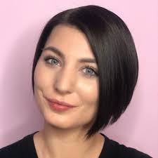 For women that possess round face and thin hair, asymmetric style haircuts are also the ideal style to adopt. Short Haircuts For Round Faces And Thin Hair 40