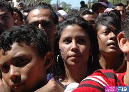 Miles de jóvenes se dieron cita en Estadio Virtual