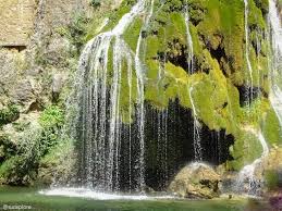Au Plus Pres De La Cascade De Saint Chely Du Tarn Dans Les Gorges Du Tarn Tarn Lozere Gorge Du Tarn
