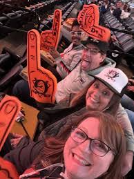 Leann Shaw's Instagram, Twitter & Facebook