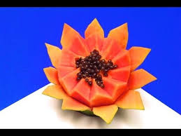 Comment Faire Une Fleur En Courgette Et Tomate Cerise Hd Youtube Fruits Decoration Sculptures De Fruits L Art Du Fruit