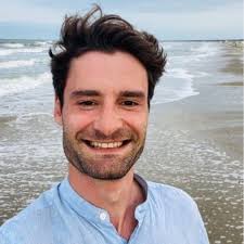 Tim Holtkamp's Instagram, Twitter & Facebook