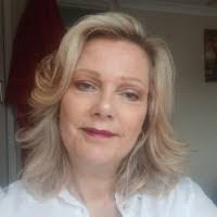 Sandy Connelly's Instagram, Twitter & Facebook