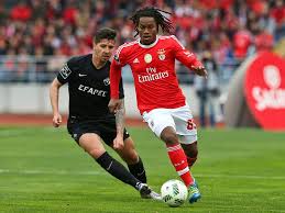 Renato júnior luz sanches portugal nasceu a 18 ago 1997 em lisboa, portugal 23 anos 176 cm 70 kg médio no lille pé preferencial: Benfica Renato Sanches Recebeu Premio Ja Em Lisboa Maisfutebol