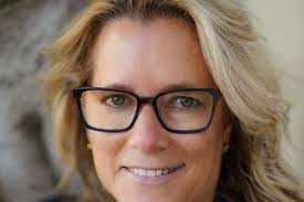 Nina Will's Instagram, Twitter & Facebook