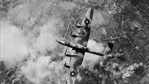Durante este tiempo italia y alemania tras ocupar francia en el 40, se expanden por el mediterráneo. Segunda Guerra Mundial El Bombardeo En Dresde Sobrehistoria Com