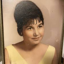 ISABEL LYDIA (@isabellydiaskateboards) • Instagram photos and videos