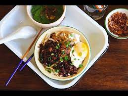 Banmian or pan mee (min nan chinese: Malaysian Chili Pan Mee Youtube