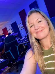 Dani Carroll Music (@danicarrollmusic) • Instagram photos and videos