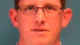 Ex-Richmond mayor charged with theft by swindle