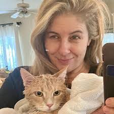 Mavis Cochran's Instagram, Twitter & Facebook