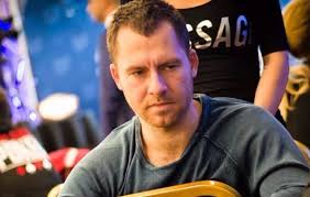 Cates ontving $700,000 van Dwan en is kritisch over "Isildur1"