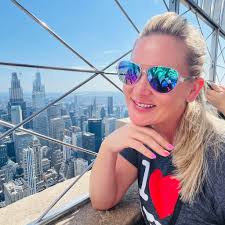 Halloween porch wars come to an end