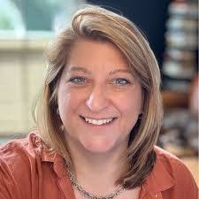 Farah Jaffer's Instagram, Twitter & Facebook