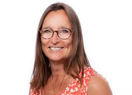 Habituellement, votre grain de beauté sera examiné avant la procédure chirurgicale pour déterminer s'il est bénin ou malin. Dr Veronique Bataille Dermatologue Francais Londres La Clinique Francaise