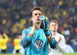 Diego orlando benaglio (born 8 september 1983) is a swiss former professional footballer who played as a goalkeeper. Vfl Wolfsburg On Twitter Diego Benaglio Wechselt Zum As Monaco Kehrt Aber Nach Seinem Karriereende Aller Voraussicht Nach Zum Vfl Zuruck Https T Co Dhrbno8reo Https T Co Kmyiojgzdn