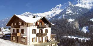 Offering a terrace and ski storage space, haus morgenrot is located in täsch in the canton of valais region, 6 km from zermatt. Dieses Mal Ging Es Ins Buffet Nach Champery Morgenrot Zermatts Webseite