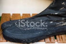 They are sometimes worn by people who work outside, like rickshaw pullers who need to move fast and grip the road, something that would be difficult in traditional sandals. Jika Tabi Stock Photos Freeimages Com