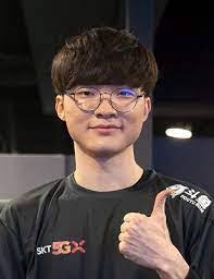 저 어제 페이커 카페에 갔습니다 - 루리웹