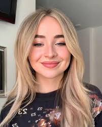 🎉🎥 I'M LIVE, FRIENDS! Come hang out with me! 🐾🌈 Hey hey! I'm officially  LIVE and ready to sprinkle some fun into your day! 🦁💖 Come join me as I  chat all