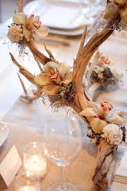 A Beautiful Orchid And Driftwood Centerpiece Idea Dressed Up Rustic This Can Be Done Wi Decoraciones Florales Arreglos De Mesa Boda Centros De Mesa Para Boda