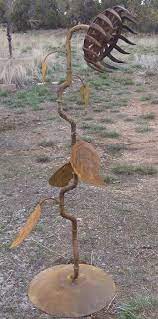 Sunflower Made From Old Farm Equipment Carhartcustoms Com Metal Garden Art Scrap Metal Art Metal Yard Art