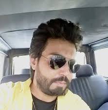 در دلم کسی جا دارد که در تمام زندگی ام اکنون او را حس میکنم و به خاطر وجودش  با خداوند در خلقت شریک شده ام ندیده دوستش دارم و عاشقانه منتظر