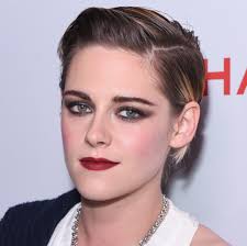 See more ideas about kristen stewart, kristen, kristin stewart. Kristen Stewart Wears A Smoky Eye At Chanel We Love Coco Party Teen Vogue