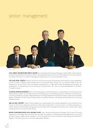 Tun abdul razak bin datuk hussein yang juga dikenali sebagai 'bapa pembangunan' telah dilahirkan pada 11 ibu tun abdul razak bernama hajah teh binti daud dan merupakan orang biasa. Annual Report 2005