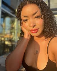 Dälíta Vèx Flâneur added a new photo.