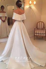 When it comes to the most romantic bridal design, 9 in 10 girls will shout out princess ball gown. Elegant Plain Satin Off Shoulder Wedding Ball Gown Satin Wedding Gown Off Shoulder Wedding Dress Plain Wedding Dress