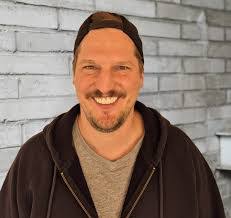 Alexander Zahn's Instagram, Twitter & Facebook