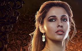 Naomi Scott plays Jasmine in Aladdin: Age, previous roles, husband and  backgrounds, power rangers naomi scott HD wallpaper