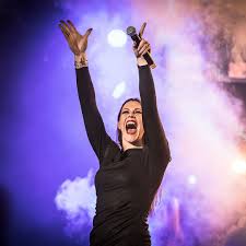 In an interview with newspaper de telegraaf, she said Floor Jansen On Twitter Welcome To 2020 And I Wish You All A Great Weekend And A Great Year Ahead This Happy Picture Is From Raskastajoulua In Helsinki Captured By Beckflashandrea Lots