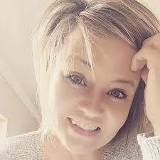 Natasha Roth's Instagram, Twitter & Facebook