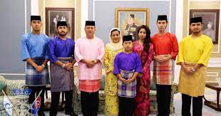 Negara bagian ini bersempadanan dengan negara bagian malaka, negeri sembilan dan pahang. 53 Baju Melayu Kerabat Johor Trend Terbaru