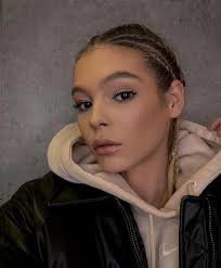 𝘊 𝘩 𝘳 𝘪 𝘴 🧸