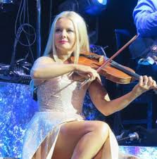 Máiréad Nesbitt (@Maireadnesbittcelticviolinist) • Instagram Photos And  Videos