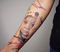 Juventude e compromisso para ser a nossa voz! Minervas Linda Tattoo Artist Photos All