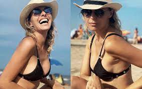 Denise dumas reveló que la modelo fue estafada por su propia madre durante varios años. Denise Dumas En Las Vacaciones Hice Asado Para Once Chicos Con El Balde De Agua Al Lado Revista Paparazzi