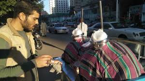 بندر عبد العزيز بليله قارئ من المملكة العربية السعودية من مواليد مكة المكرمة سنة 1395 هـ. ÙÙˆØ² Ø§Ù„Ø²Ù…Ø§Ù„Ùƒ Ø¨Ø§Ù„Ø³ÙˆØ¨Ø± Ø¶ÙŠØ¹ Ø¨Ù„ÙŠÙ„Ø© Ø­Ø¨Ø´ÙŠ ÙØ±Ø­ Ø¨ÙØ±ÙŠÙ‚Ù‡ ÙˆØ²Ø¹Ù„ Ø¹Ù„Ù‰ Ø¨Ø¶Ø§Ø¹ØªÙ‡ Ù…ØµØ± Ø§Ù„ÙˆØ·Ù†
